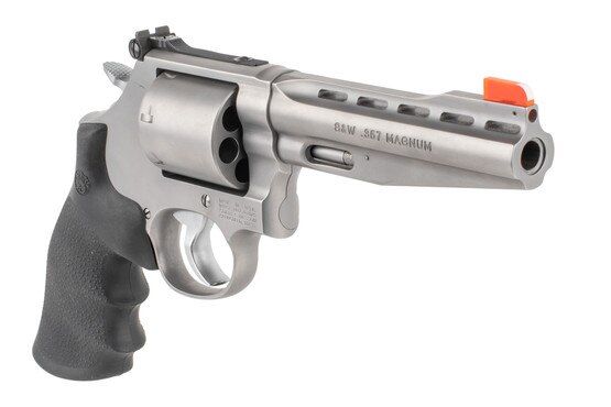 S&W 686 Magnum revolver with high vis front sight